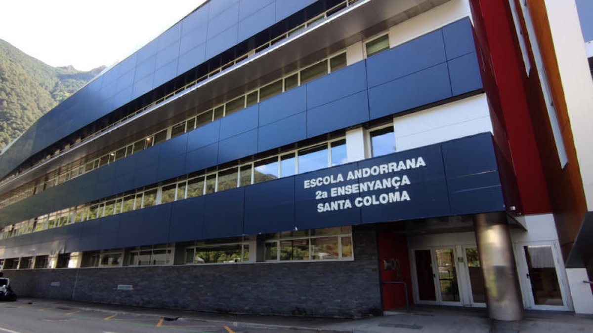 Dues places són per a la segona ensenyança de Santa Coloma.