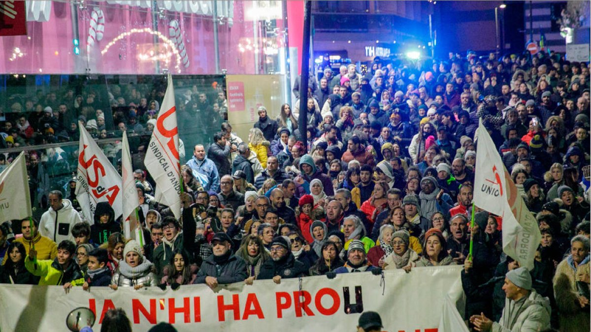 Capçalera de la manifestació per un habitatge digne.
