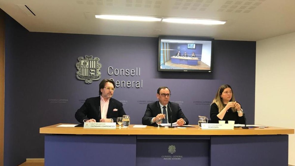 Carles Naudi, Jordi Jordana i Maria Martisella han comparegut per parlar dels pagaments irregulars de pensions de la CASS