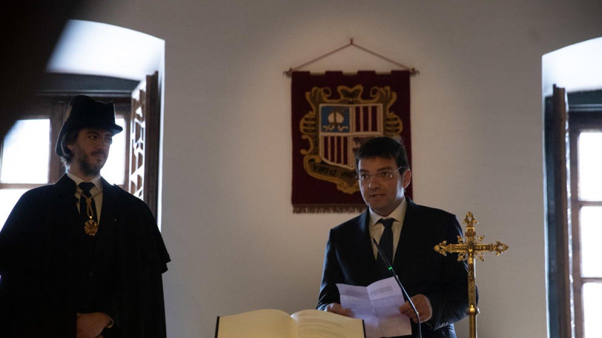 Xavier Cañada jura el càrrec com a nou raonador del ciutadà