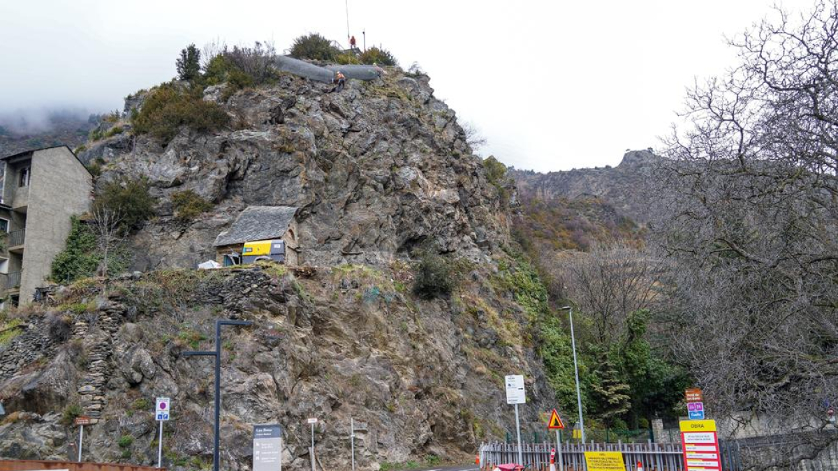 Obres d'estabilització del talús de Sant Romà de les Bons
