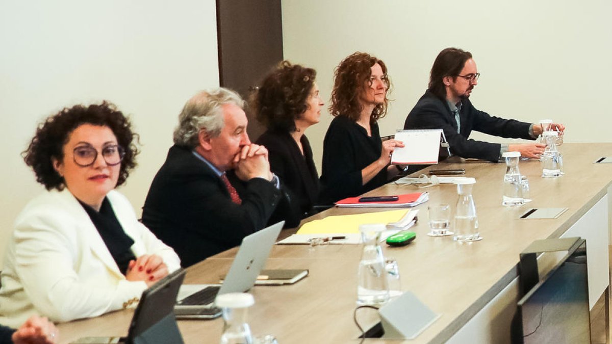 Membres del pacte d'estat en una reunió.