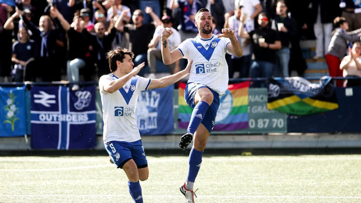 L'internacional celebra el gol.