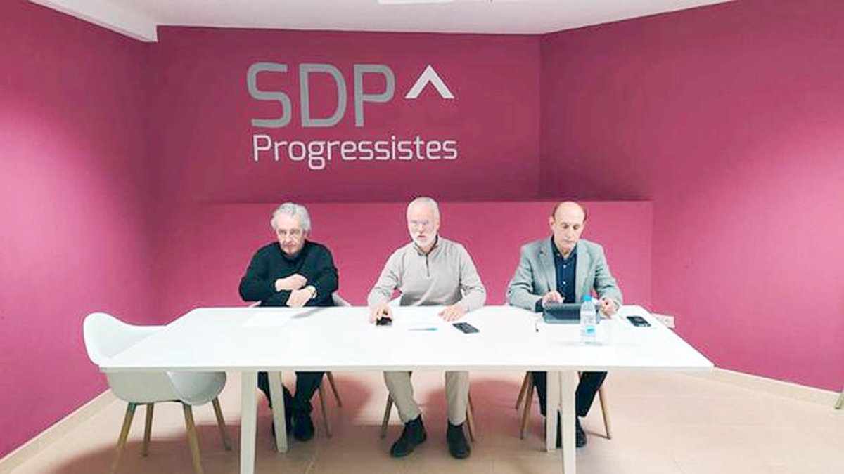 Bartumeu, Roig i Mateu a la roda de premsa.