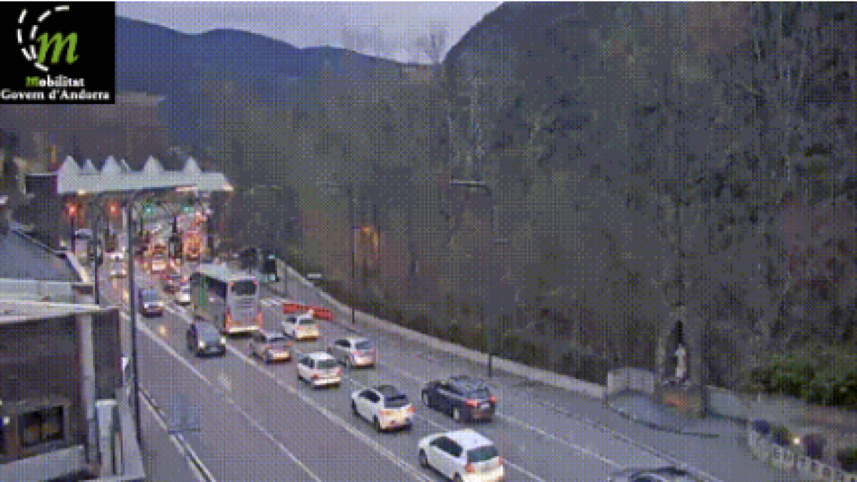 Trànsit dens per sortir del país