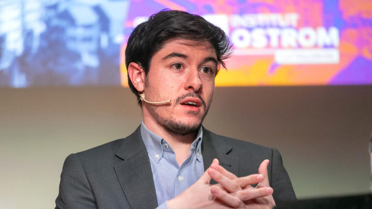 Pau Vila durant la taula rodona.