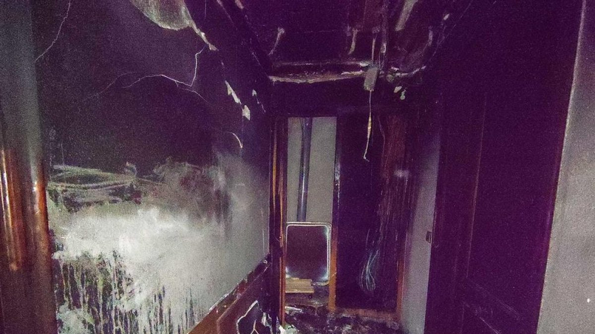 Afectació de l'incendi de la galeria de serveis al bloc de pisos de Sant Julià