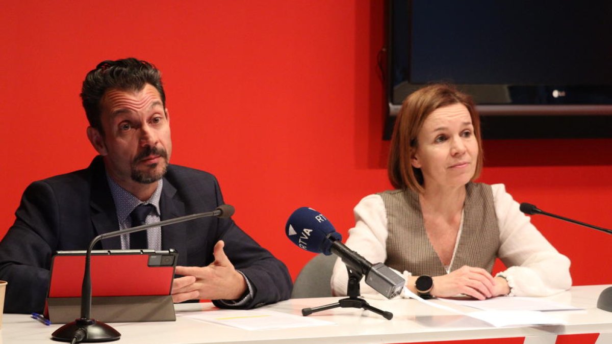 Marta Pujol i Gerard Alís en roda de premsa