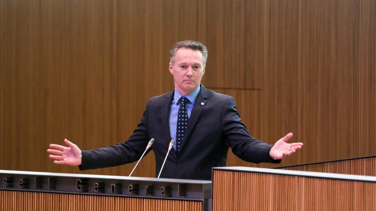 Costa en una intervenció al Consell.