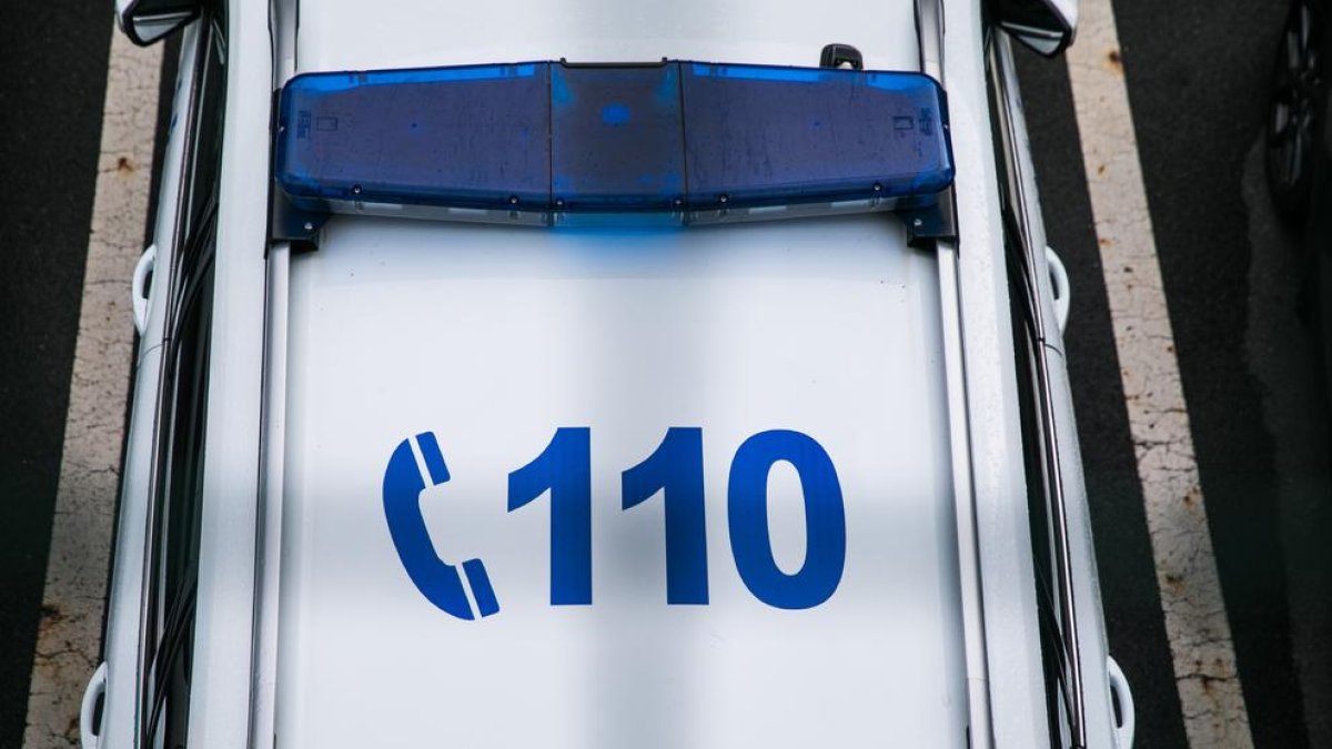 110 és el número de telèfon de la policia.