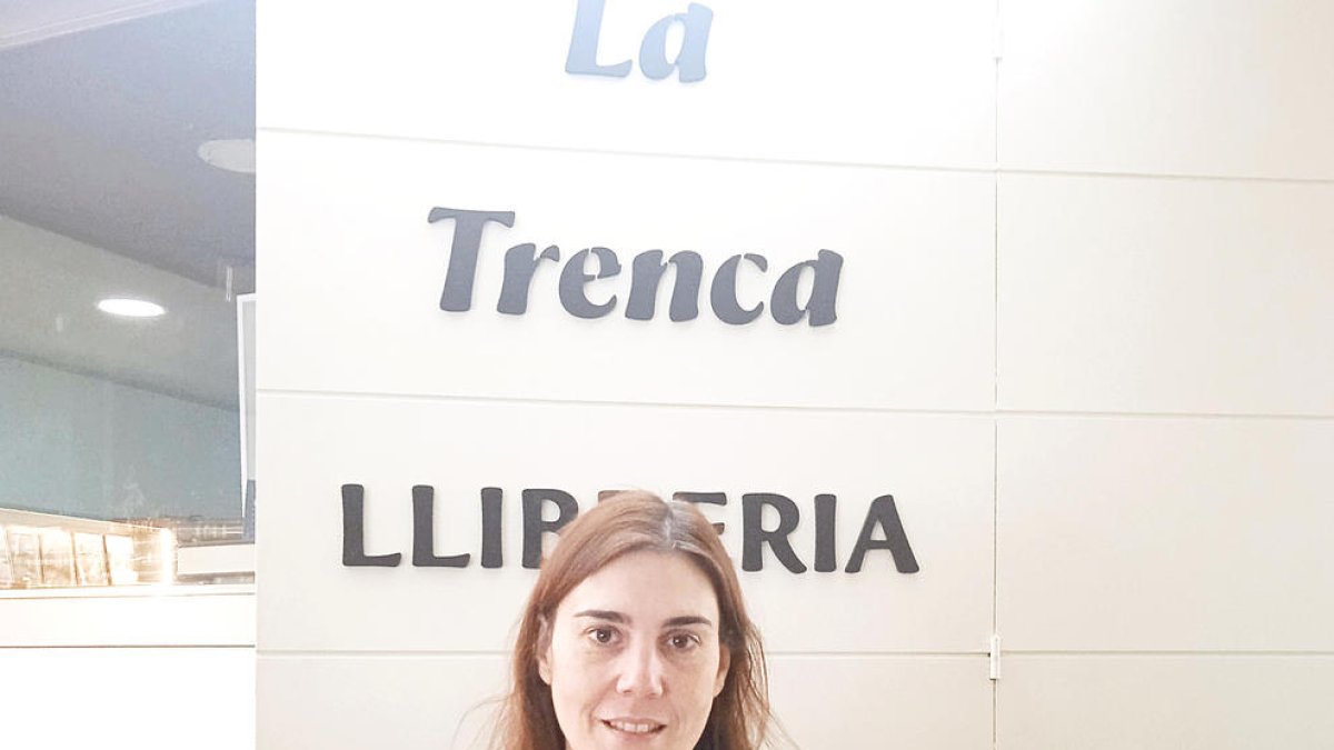 Eva Arasa, Escriptora