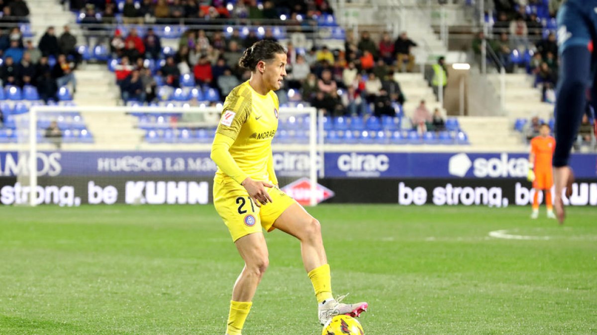 Bover controla una pilota divendres a l'Alcoraz.