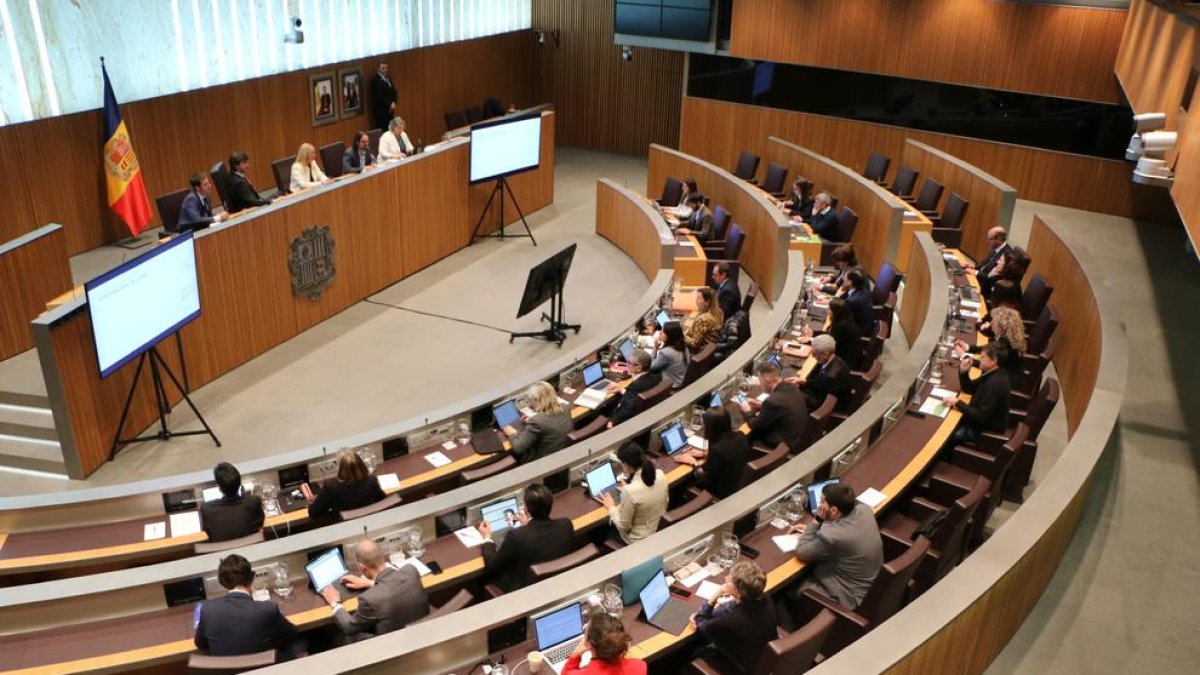 Lectura comentada de l'acord d'associació de Landry Riba avui al Consell