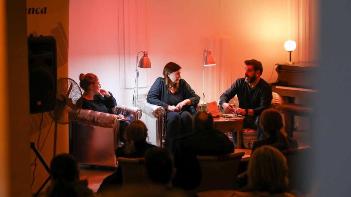 Eva Arasa en la seva presentació a La Trenca