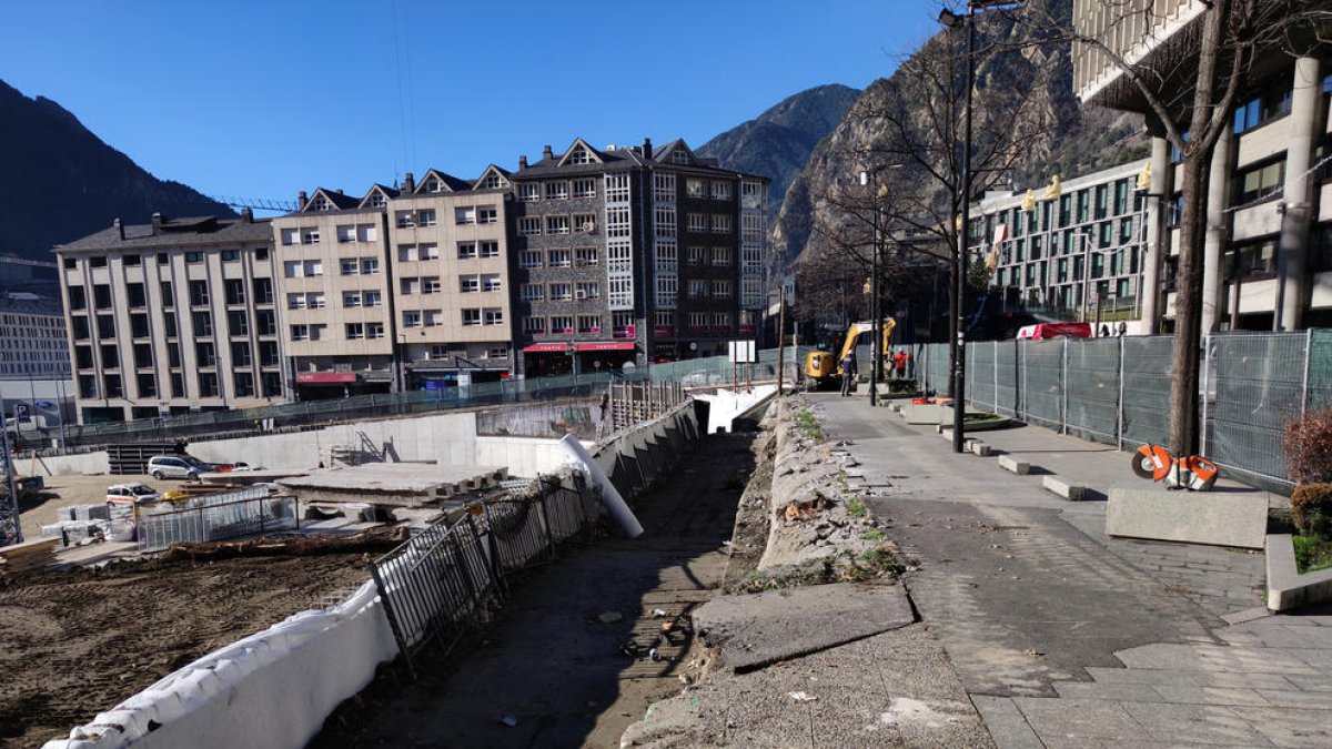 L'obra del tercer carril de Doctor Vilanova.