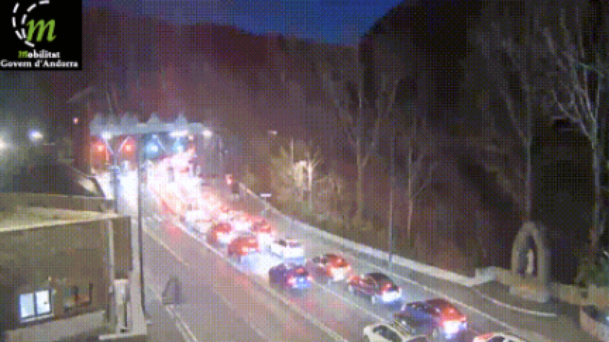 Retencions de sortida a la frontera del riu Runer