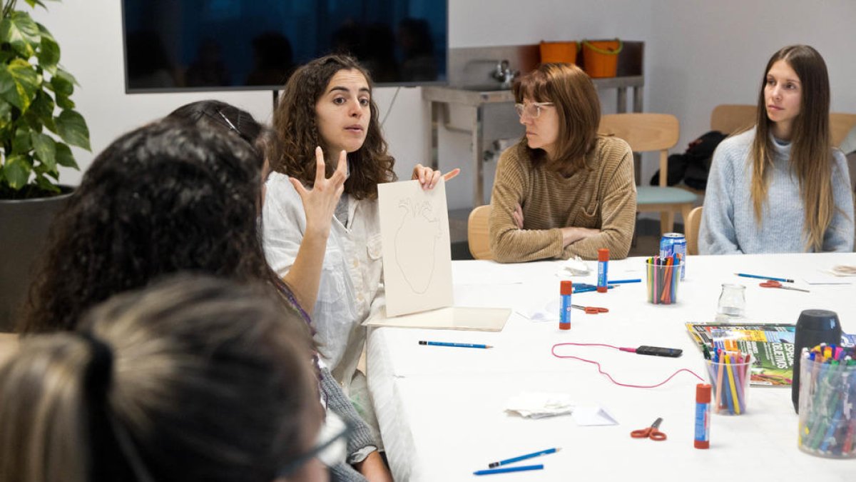 Taller anterior sobre art expressiu a càrrec de Judit Rodrigo