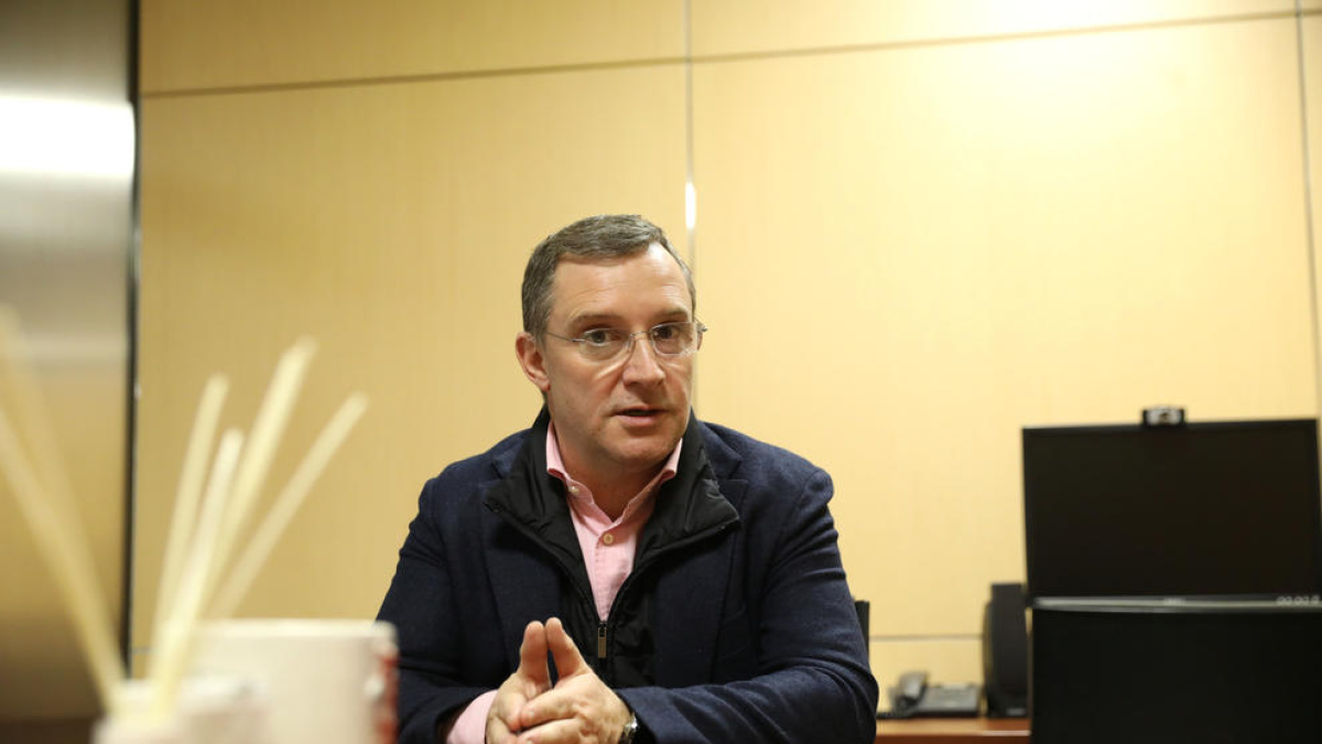 Majoral, al seu despatx al comú lauredià.