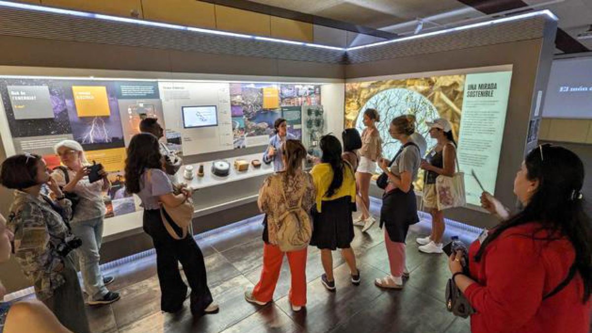 Visitants al museu de FEDA.