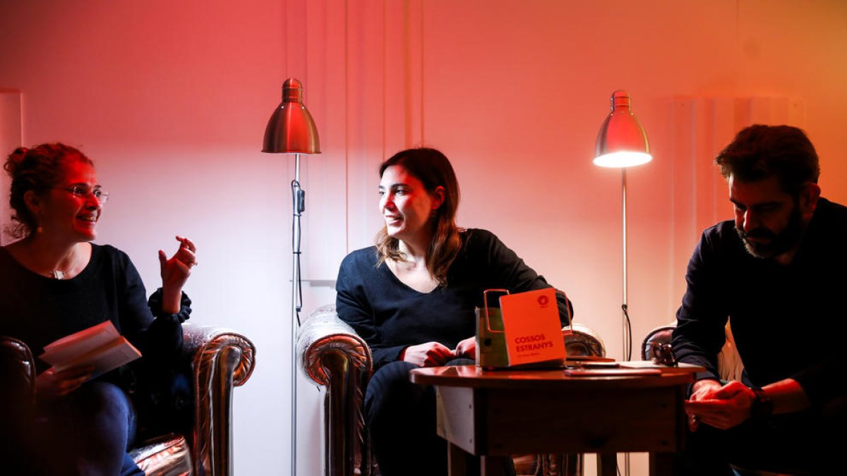 Eva Arasa presenta el llibre 'Cossos estranys'