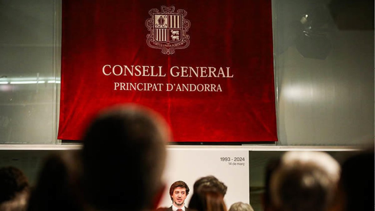 Ensenyat durant el discurs al Consell General.