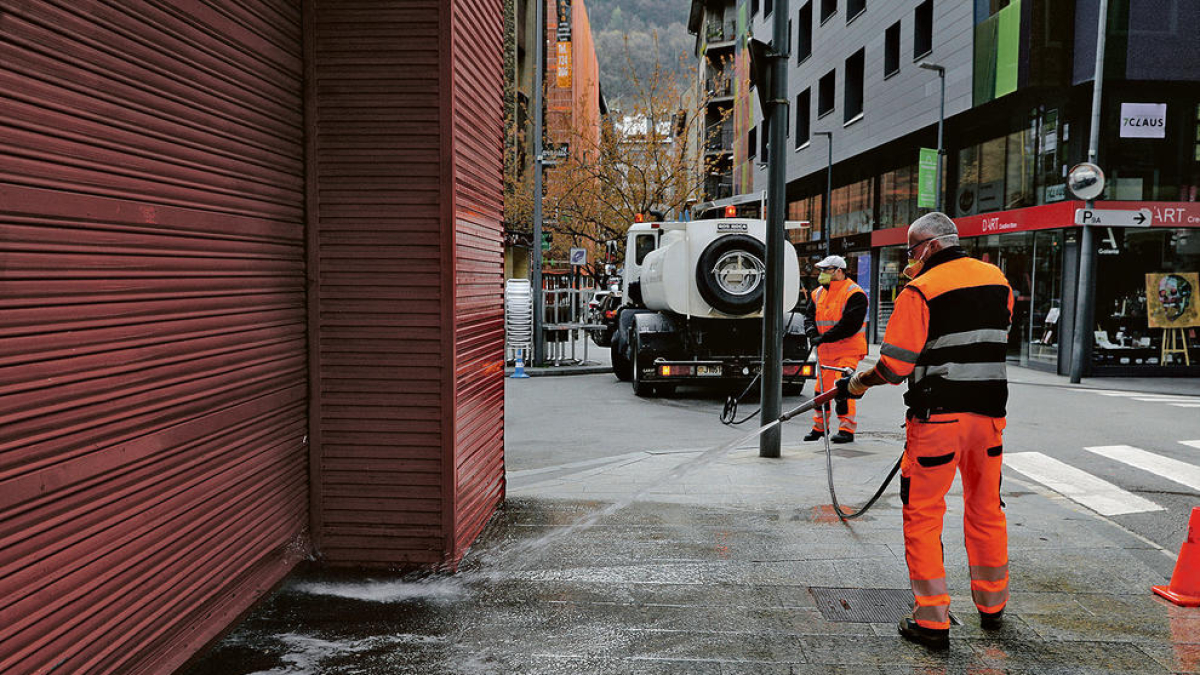 Treballadors del servei de neteja.