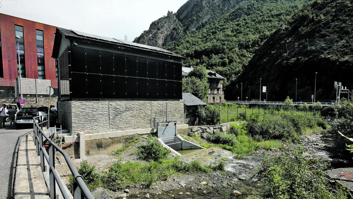 La Mútua discutia el preu de venda de la minicentral d'Aixovall.