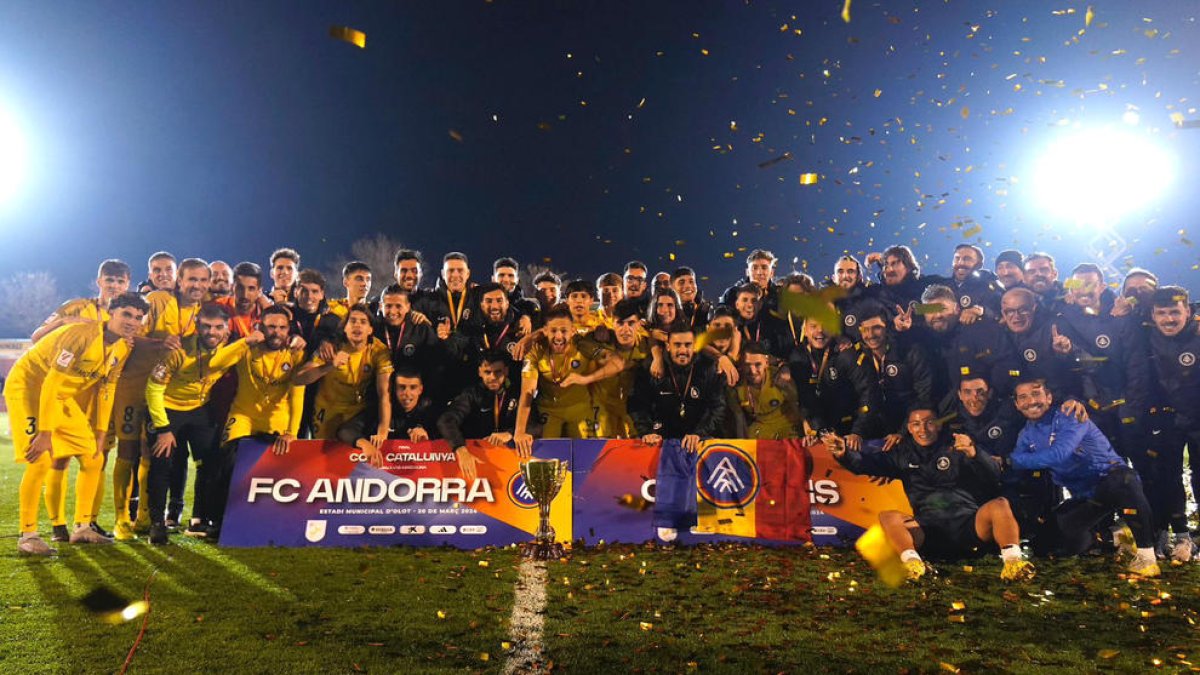 L'FC Andorra celebrant el títol de la Copa Catalunya