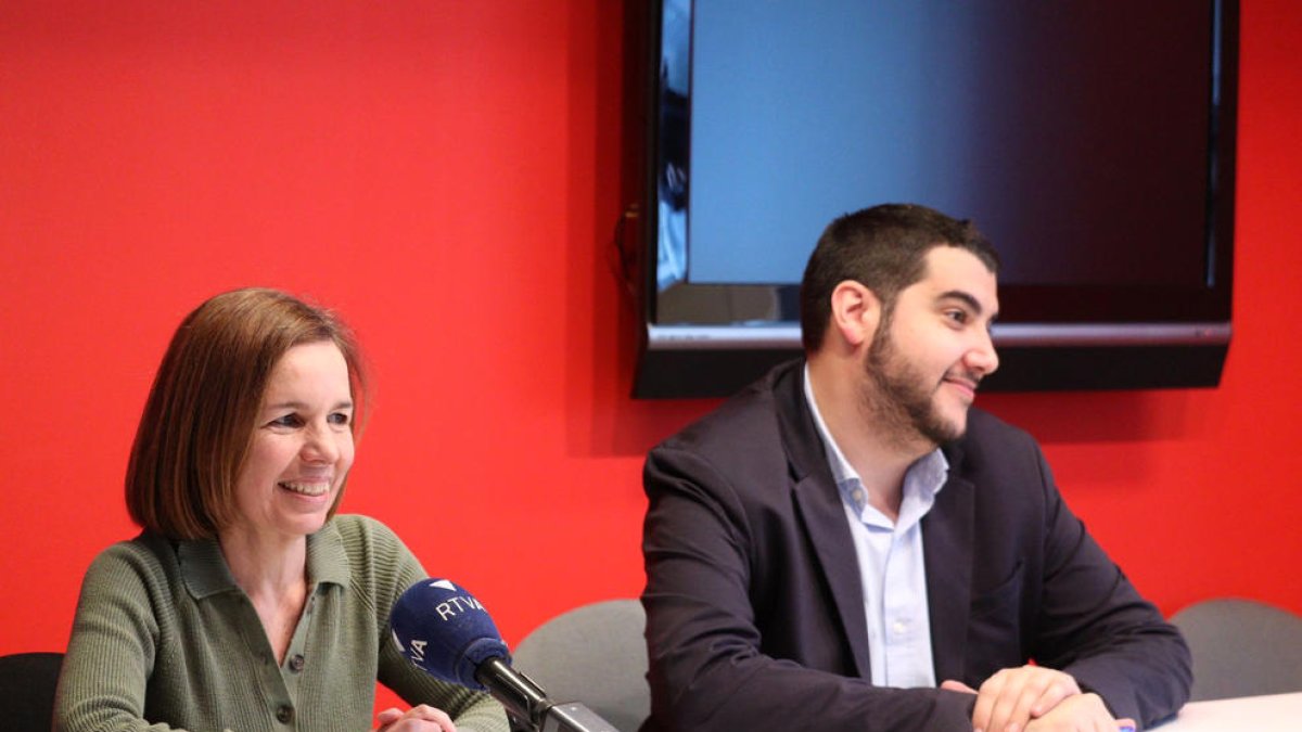 Marta Pujol i Pere Baró en roda de premsa.