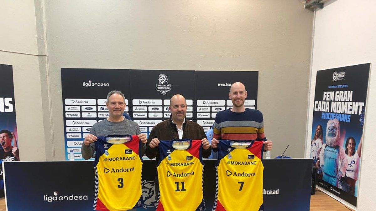 Luque, Aixàs i Schreiner, a la presentació.