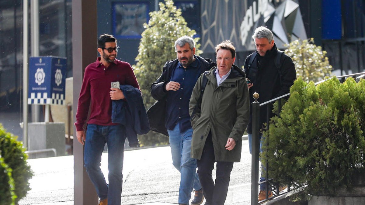 Representants del rugbi abans de la reunió amb Govern.