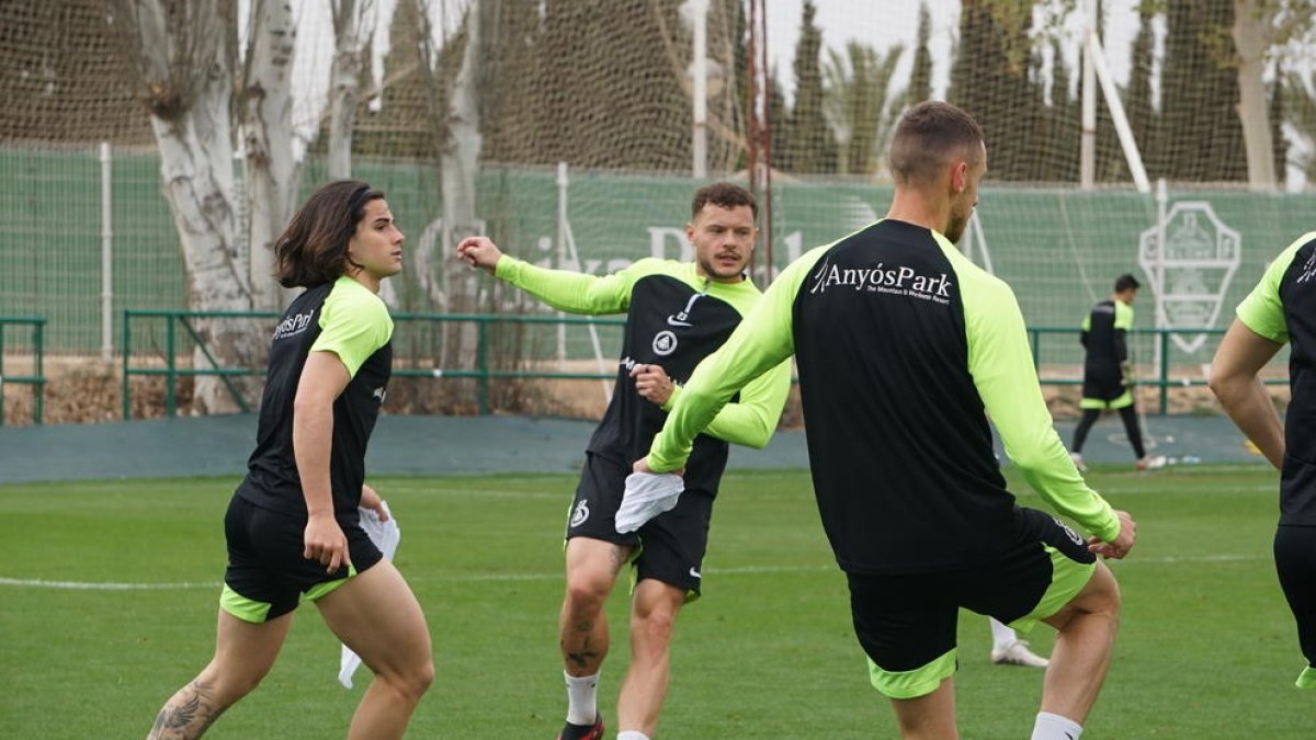 Els jugadors suplents i els que van tenir menys minuts a Cartagena van entrenar ahir a Elx.