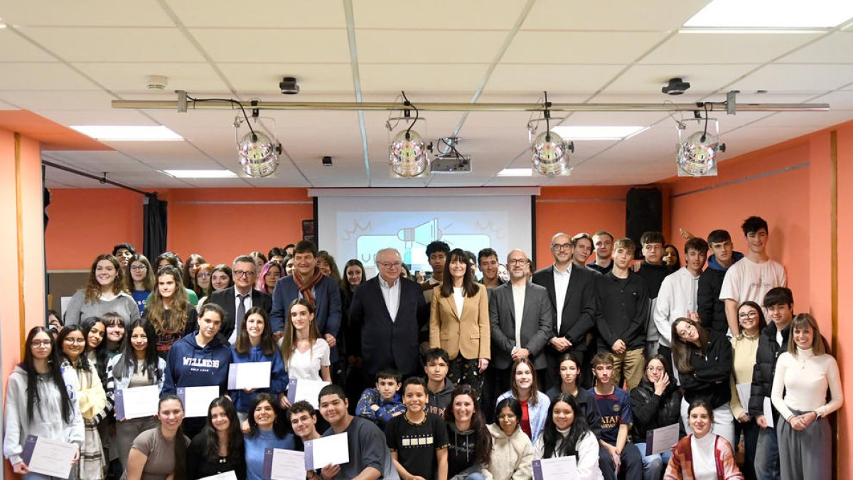 Lliurament de diplomes als participants del Voluntariat Lingüístic del Col·legi espanyol María Moliner