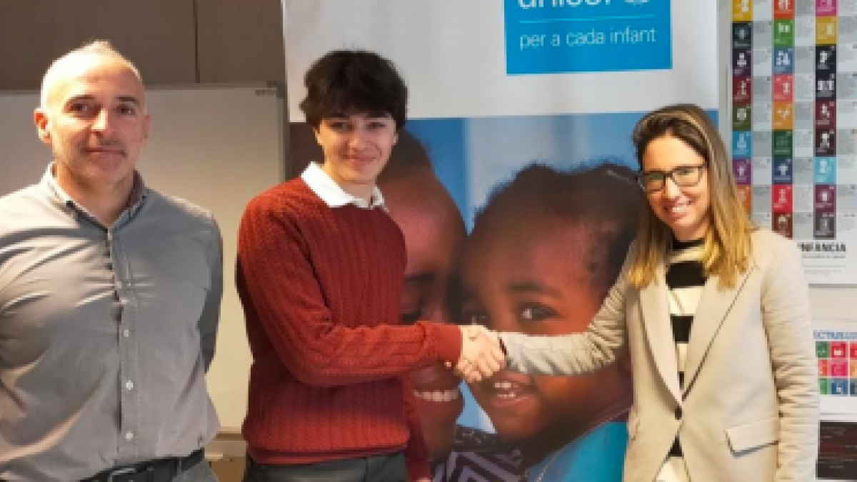Signatura del conveni entre l'Associació de Saxofonistes d'Andorra i Unicef Andorra de l'edició passada.