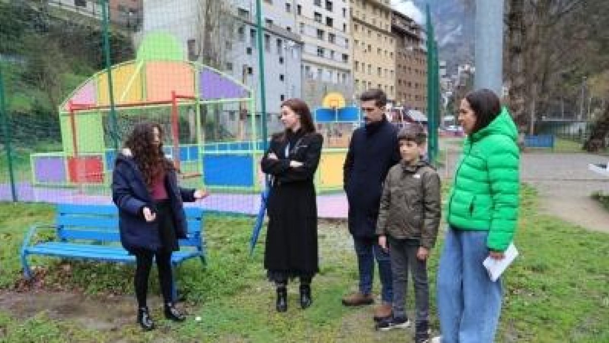 La visita dels escolars al parc del Prat del Senzill.