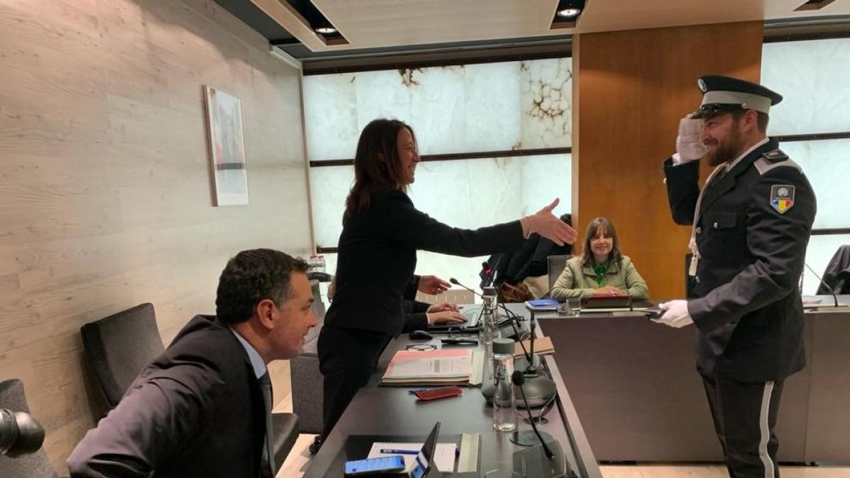 Maria del Mar Coma a la sessió de consell de comú