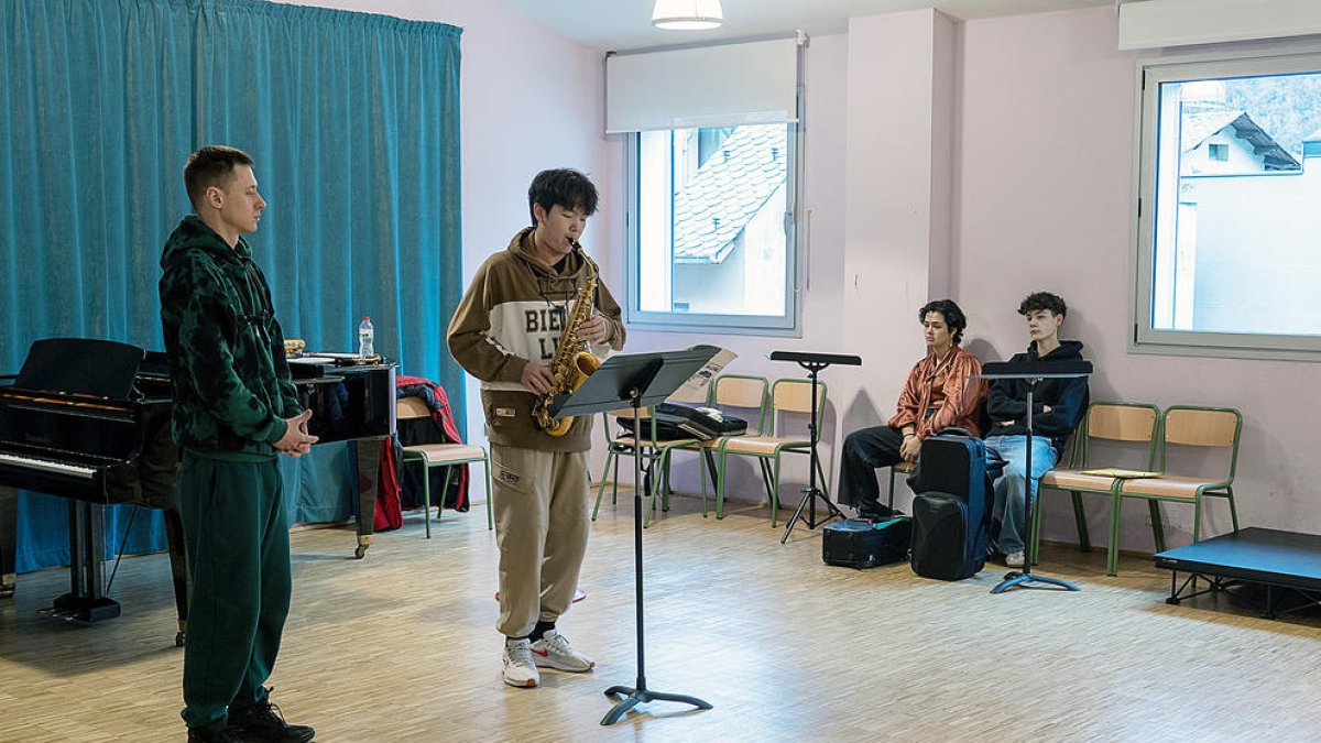 Un dels saxofonistes.