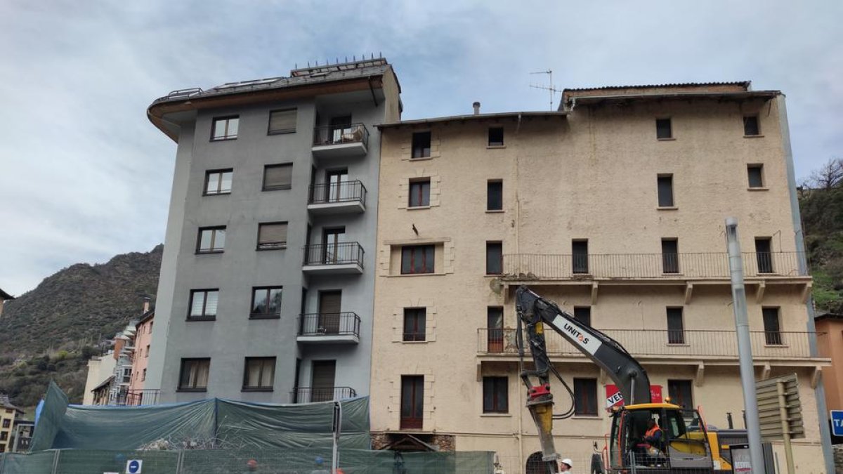 Obres a plaça Santa Anna