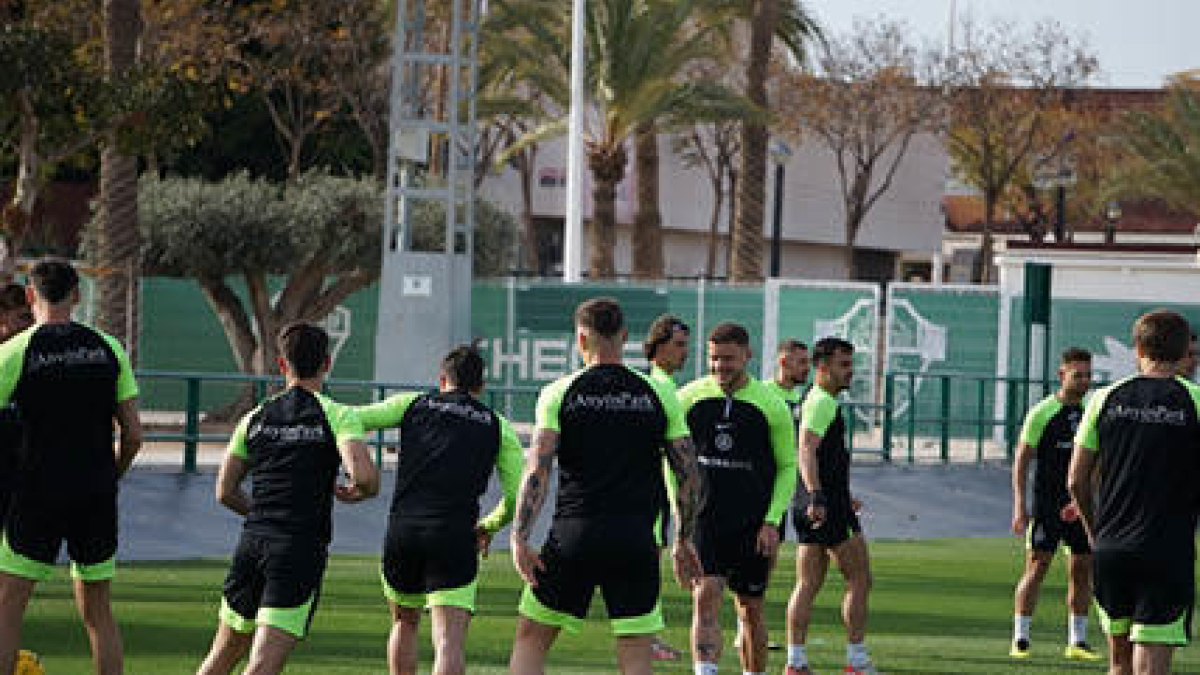 L'equip tricolor va entrenar ahir a Elx.