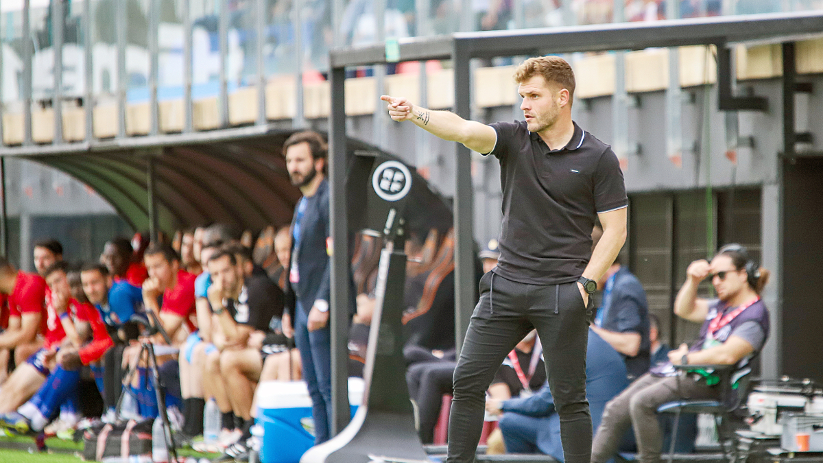 Ferran Costa, al partit al camp de l’Eldenc.