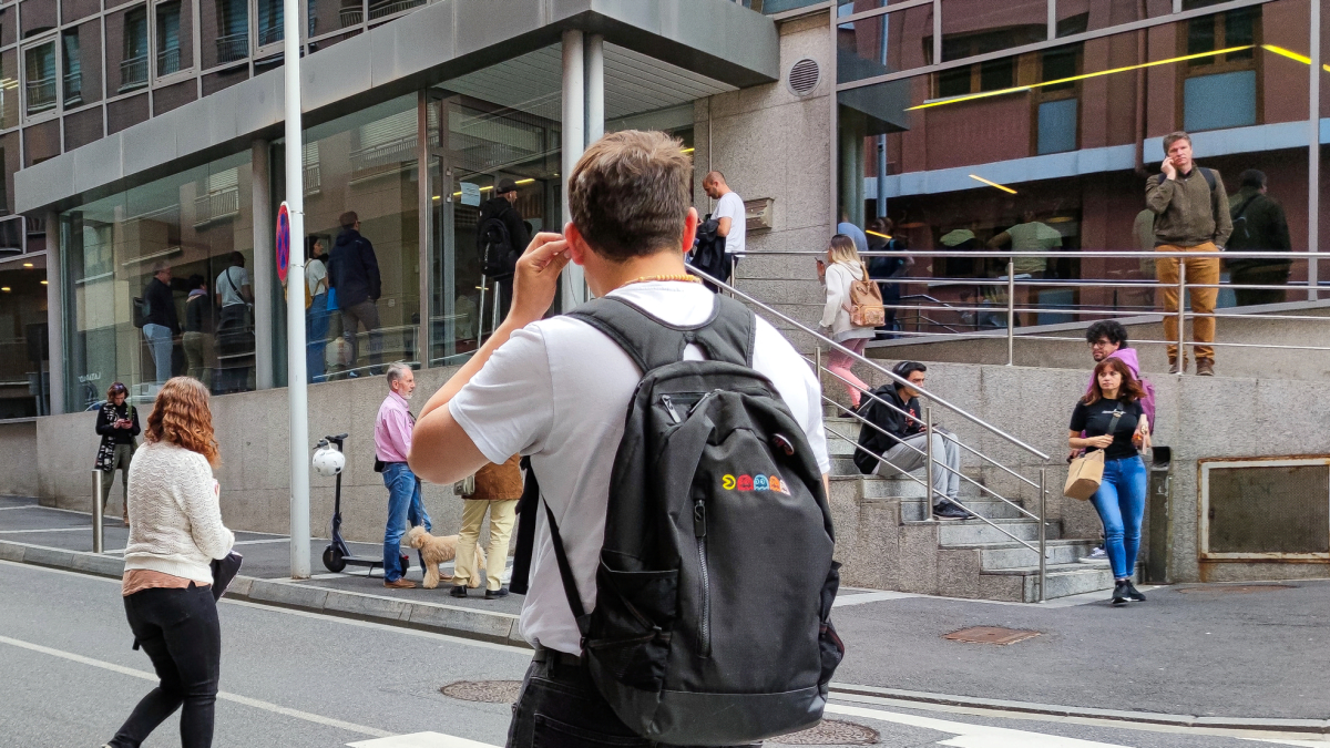 Cues de treballadors al servei d’Immigració.