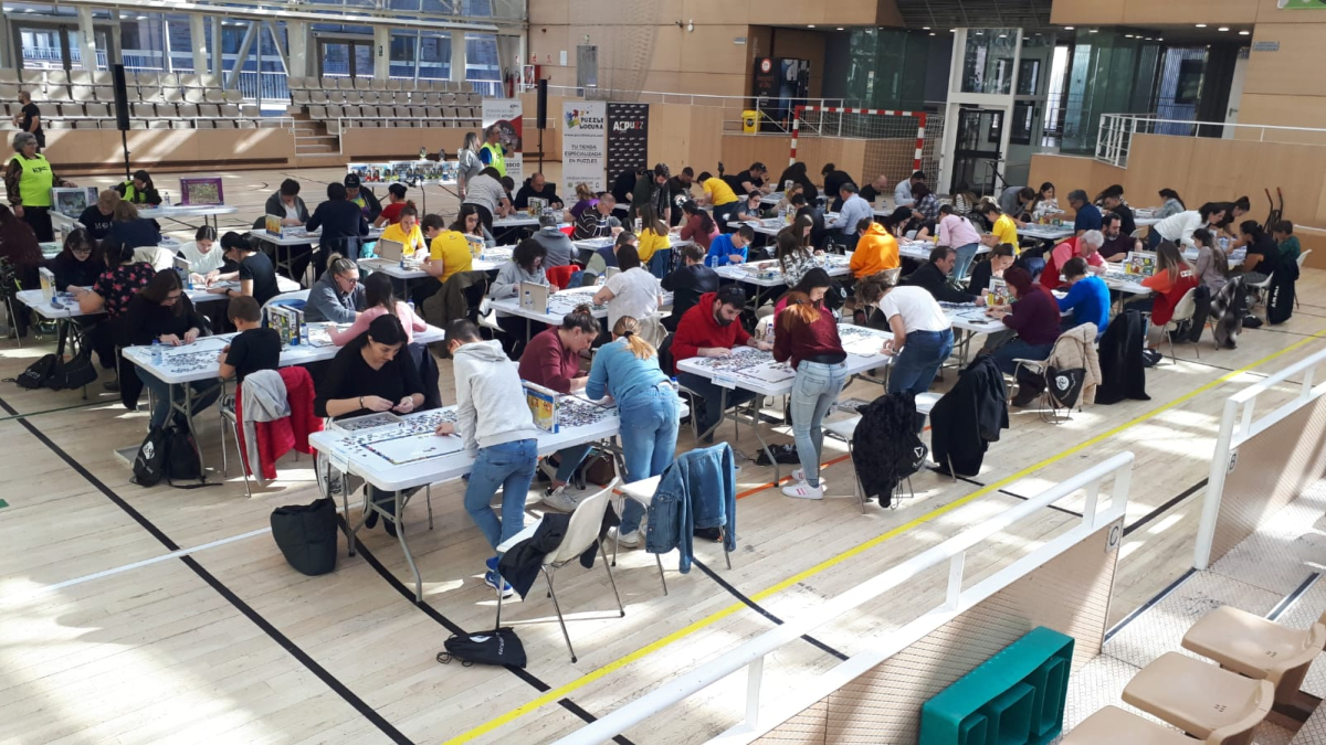 Els participants del 5è Concurs de Puzle d'Andorra