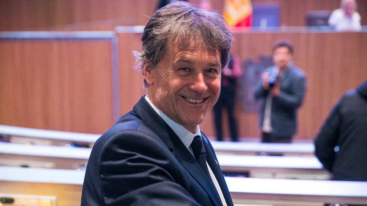 El conseller Víctor Pintos entra a la majoria parlamentària de Govern.