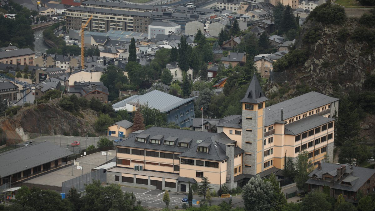 L’escola Sant Ermengol ha rebut 146 sol·licituds per a 105 places de batxillerat.