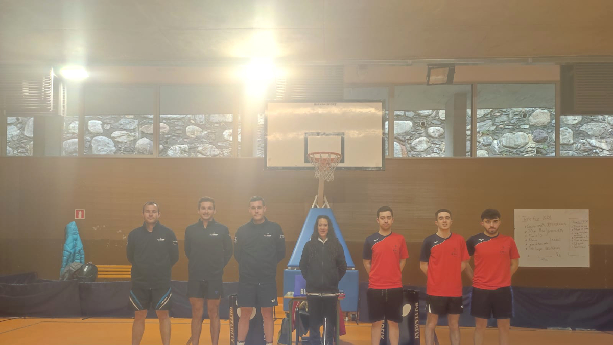 Els dos equips.