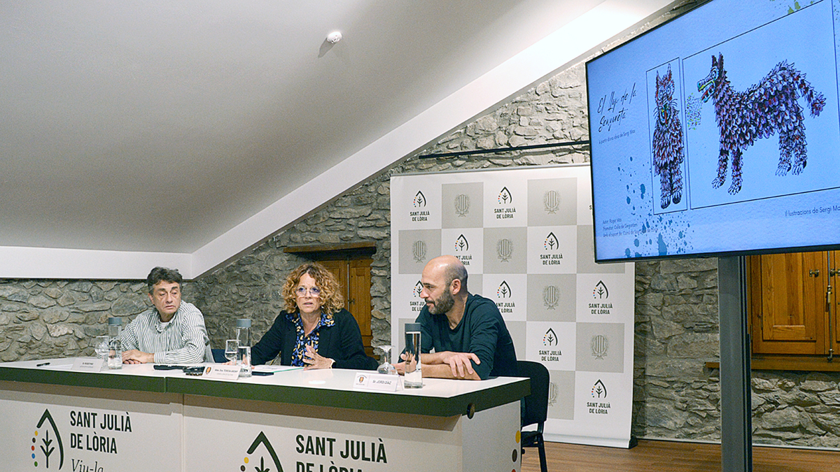 Mas, Areny i Díaz, durant la roda de premsa.