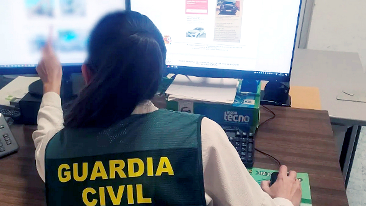 Una agent de la guàrdia civil.