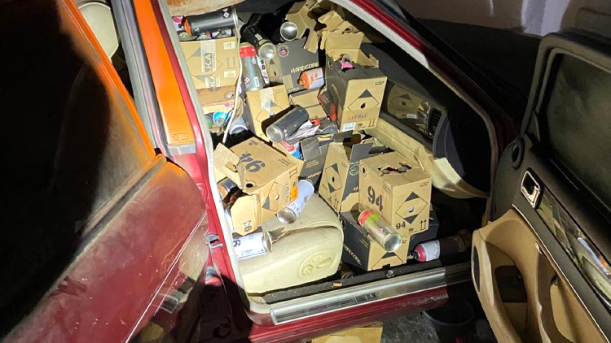 El material el guardaven en un cotxe estacionat al pàrquing.