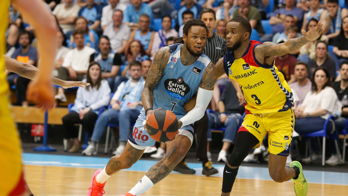 McLemore penetra davant de l'oposició de Montero