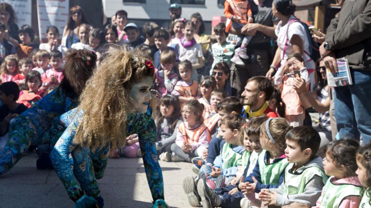 L’espectacle inaugural d’Andoflora, a càrrec de Líquid Dansa.